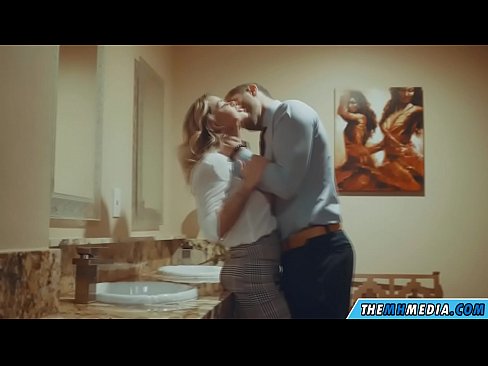 ❤️ Nalika pirang semok seduces sampeyan ing toilet umum ️❌ Porno vk ing jv.xxxwownet.ru ❤